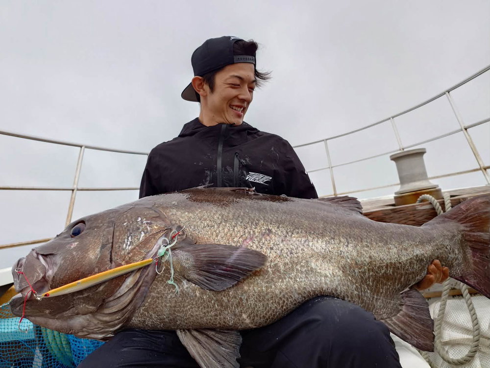 三重県志摩市のトロ丸さんにて！ あいや～ロング黒潮LTD320g Jerk忠丸考案・水谷つり具オリカラ あいや～タコカー…